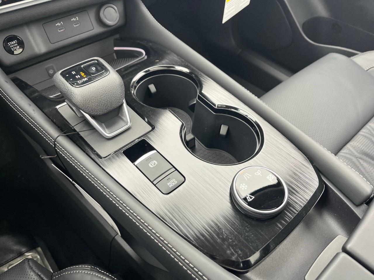 2026 Nissan Rogue AWD Platinum Photo