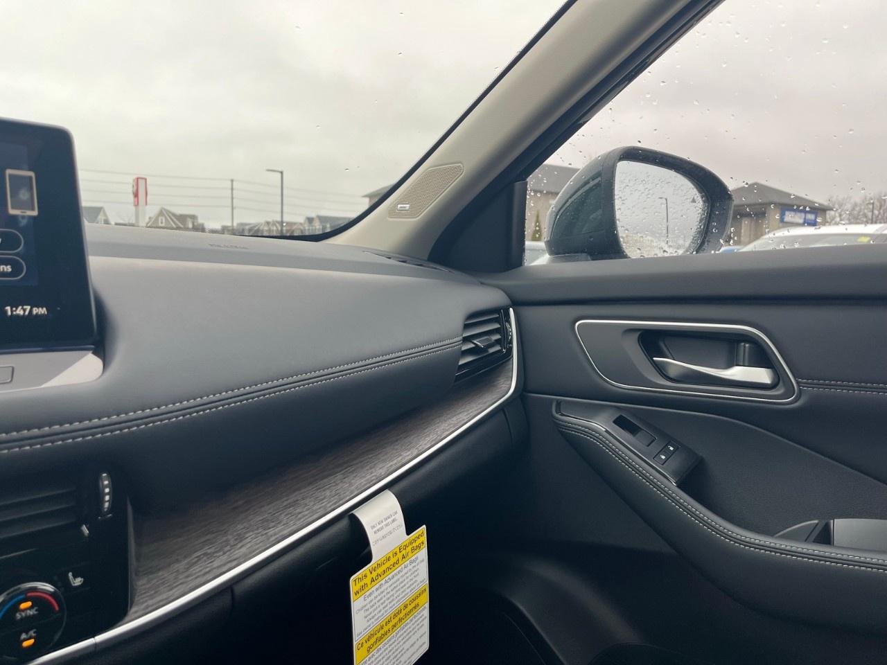 2026 Nissan Rogue AWD Platinum Photo