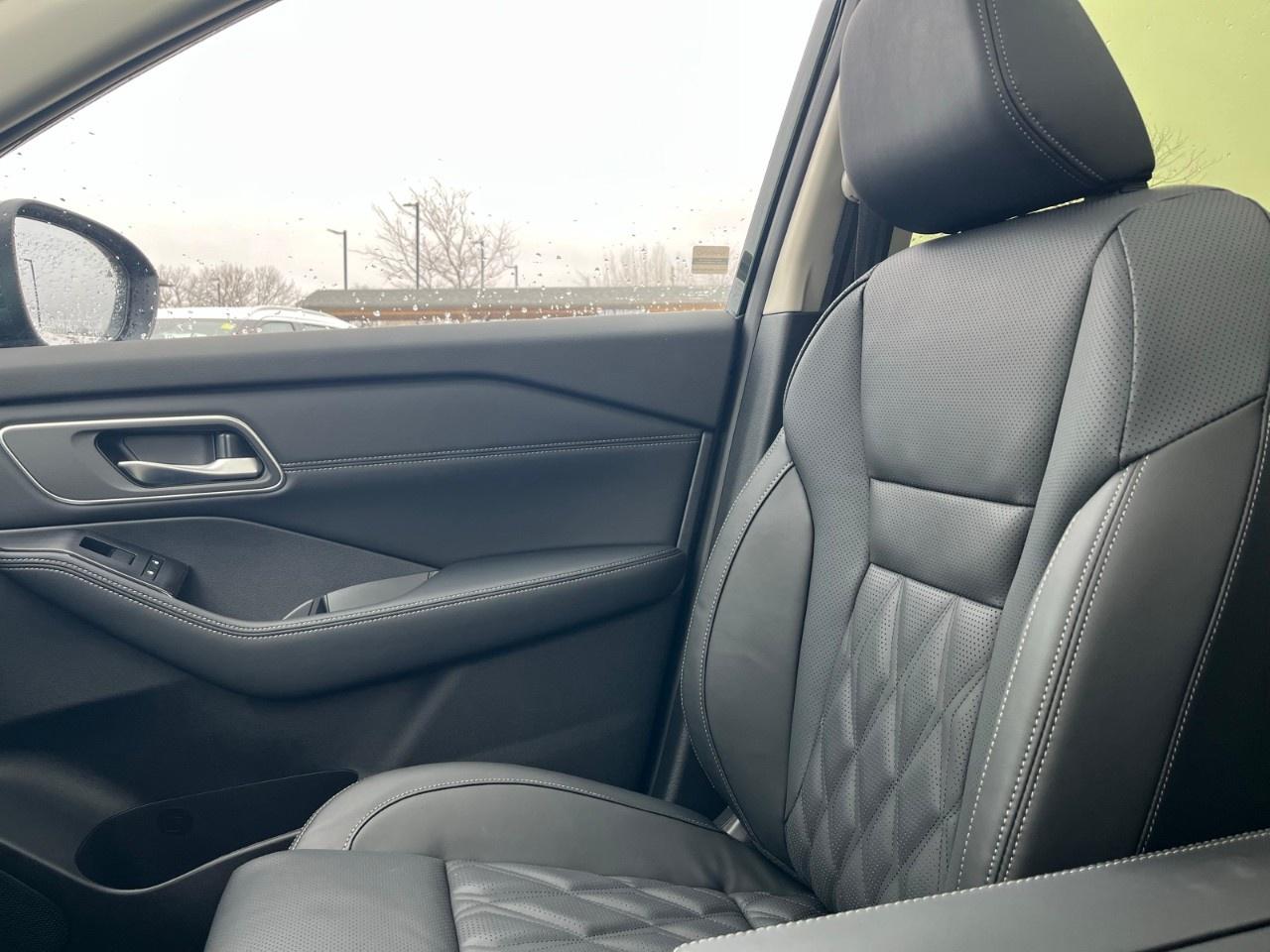 2026 Nissan Rogue AWD Platinum Photo