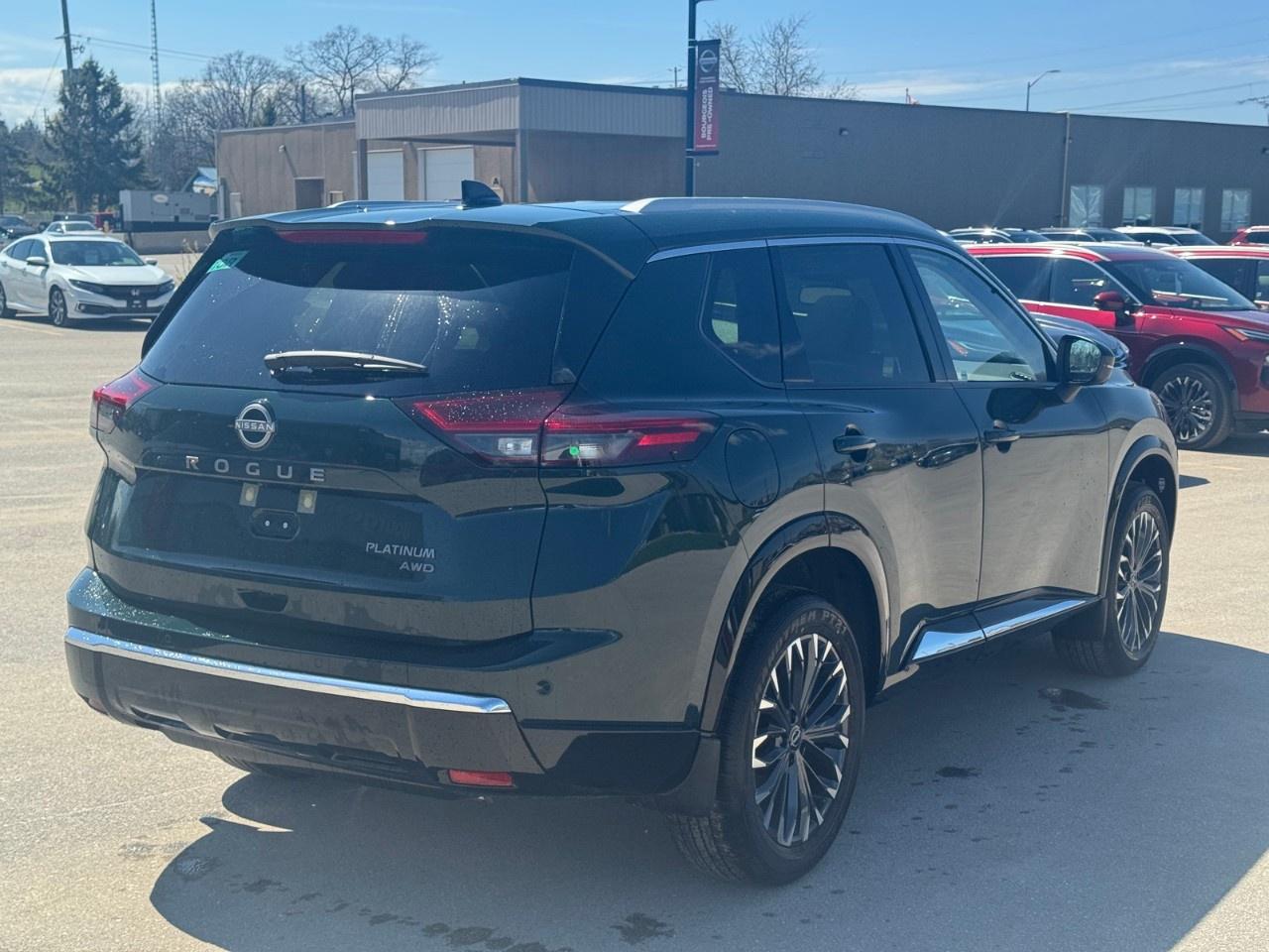 2026 Nissan Rogue AWD Platinum Photo2
