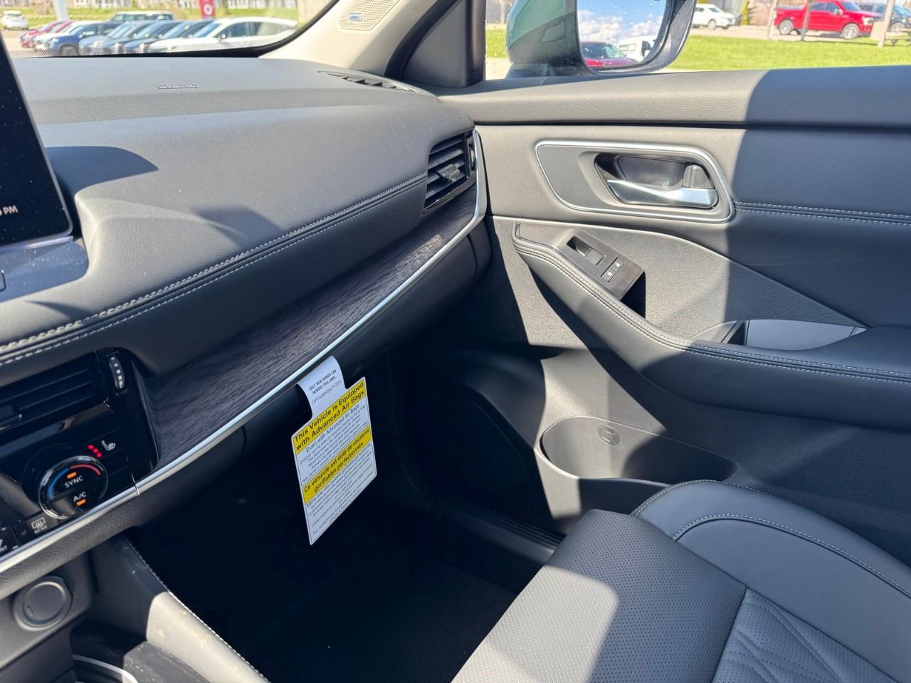 2026 Nissan Rogue AWD Platinum Photo