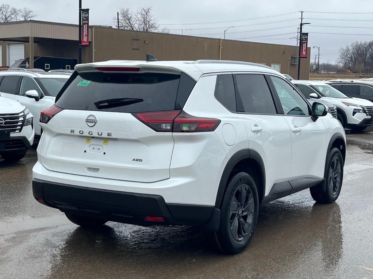 2026 Nissan Rogue AWD SV Moonroof Photo