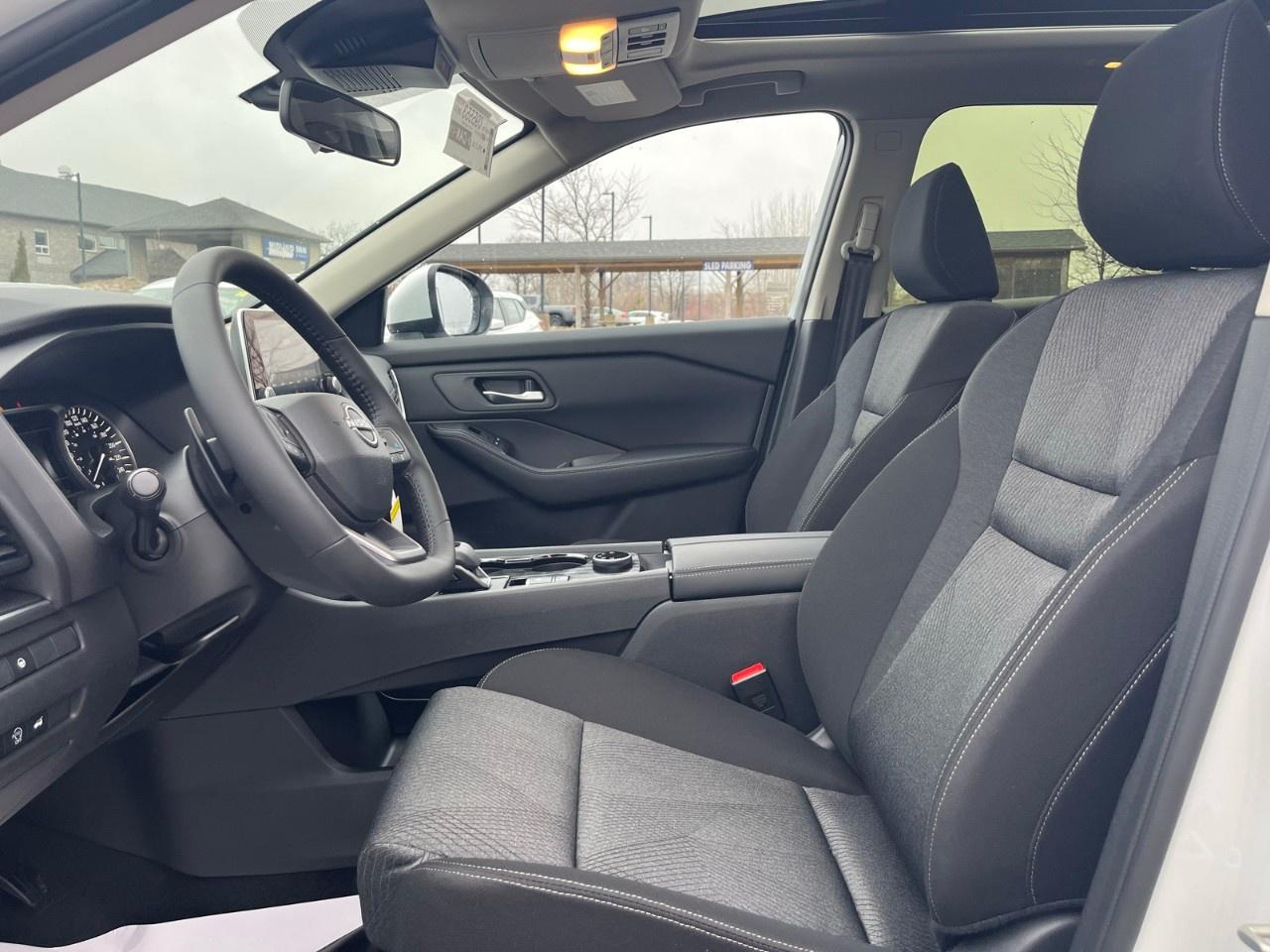 2026 Nissan Rogue AWD SV Moonroof Photo