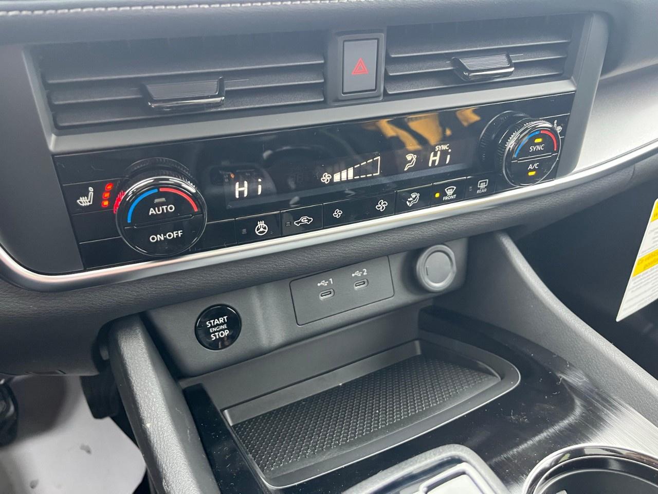 2026 Nissan Rogue AWD SV Moonroof Photo