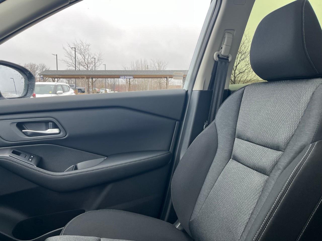 2026 Nissan Rogue AWD SV Moonroof Photo