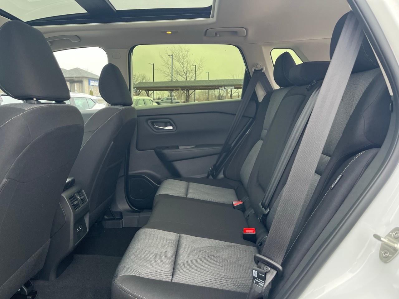 2026 Nissan Rogue AWD SV Moonroof Photo