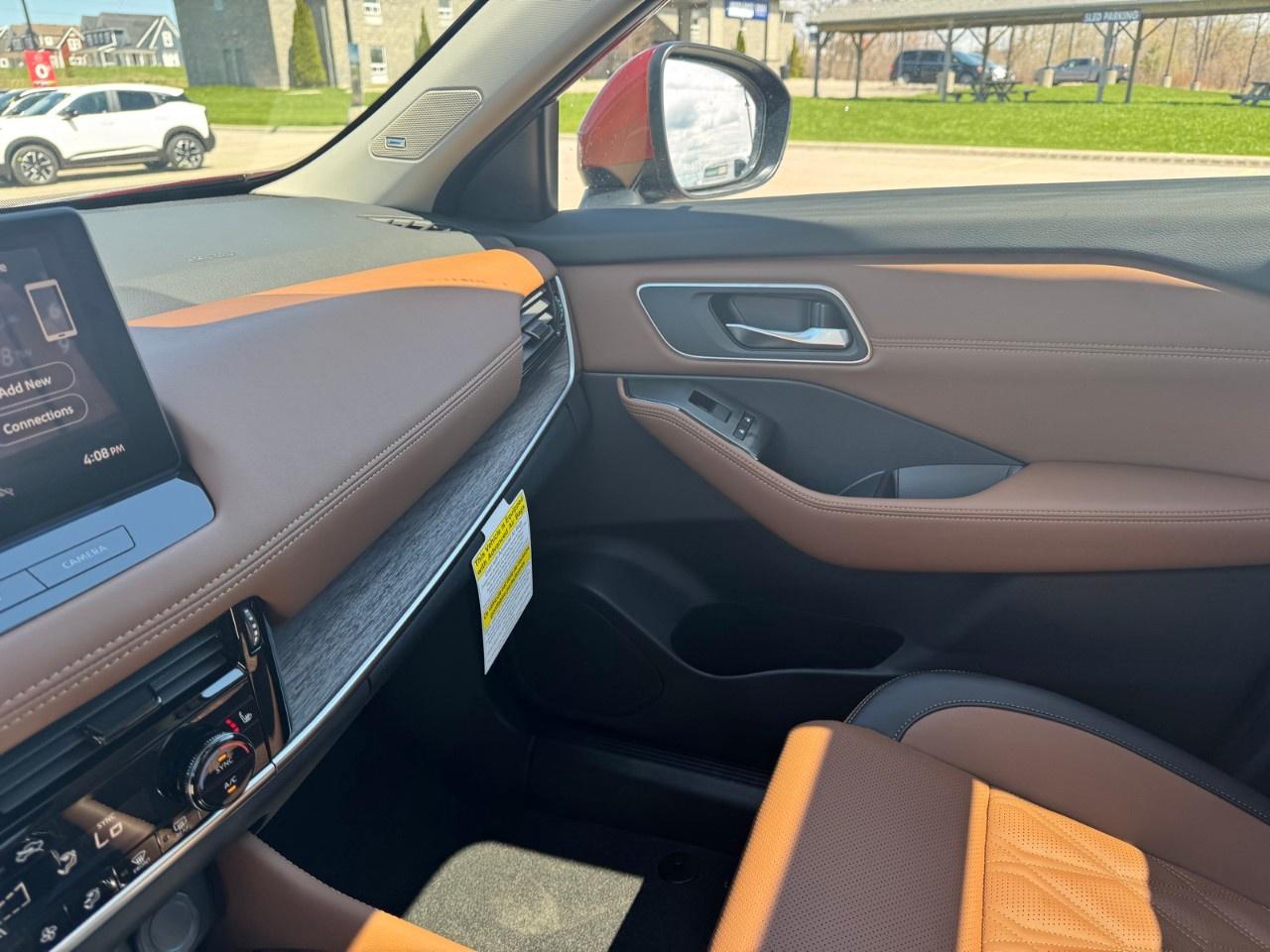 2026 Nissan Rogue AWD Platinum Photo