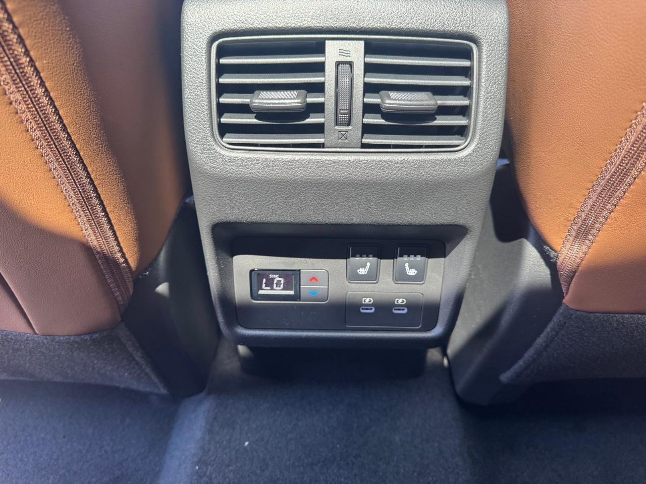 2026 Nissan Rogue AWD Platinum Photo
