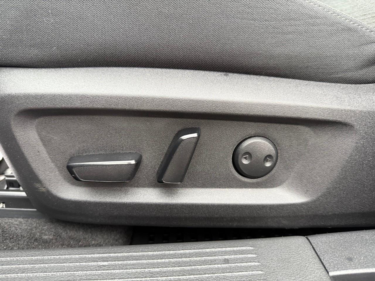 2023 Nissan Rogue AWD SV Photo