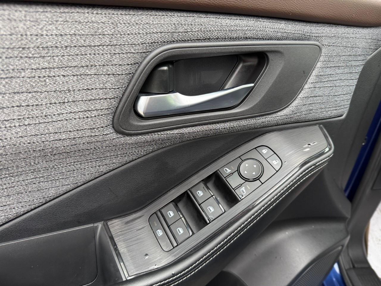 2023 Nissan Rogue AWD SV Photo