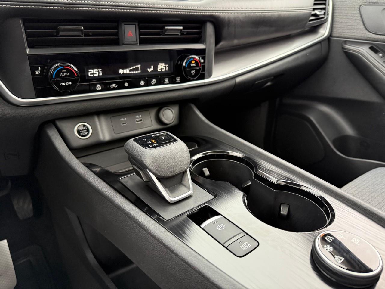 2023 Nissan Rogue AWD SV Photo