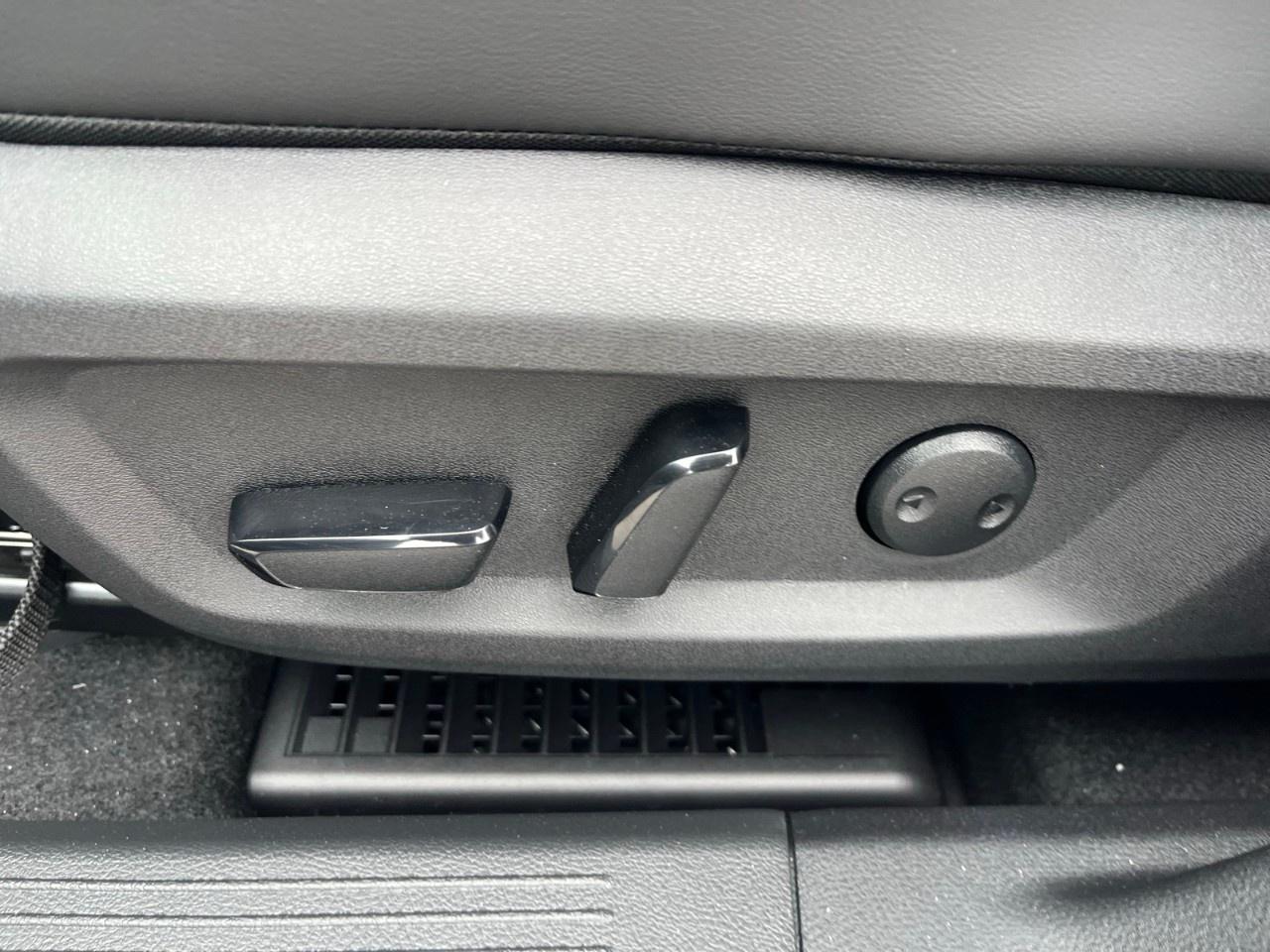 2026 Nissan Rogue AWD Platinum Photo