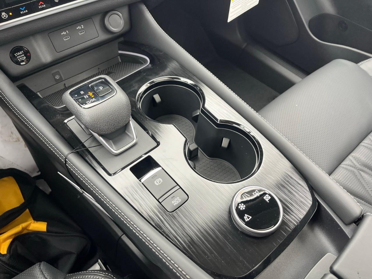 2026 Nissan Rogue AWD Platinum Photo