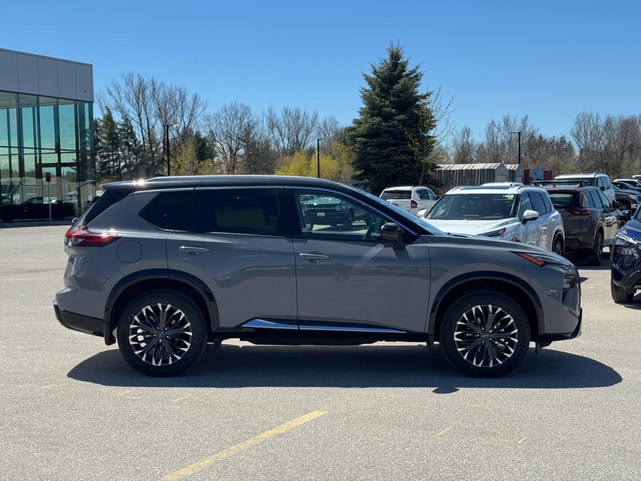 2026 Nissan Rogue AWD Platinum Photo