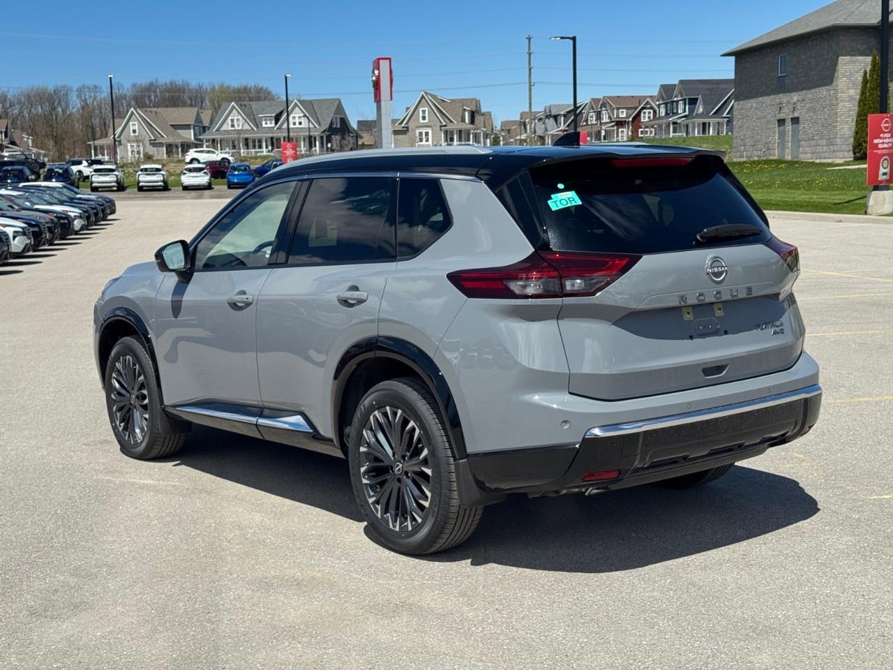 2026 Nissan Rogue AWD Platinum Photo