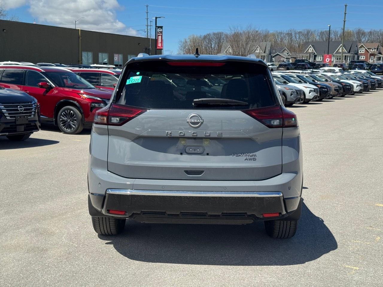 2026 Nissan Rogue AWD Platinum Photo3