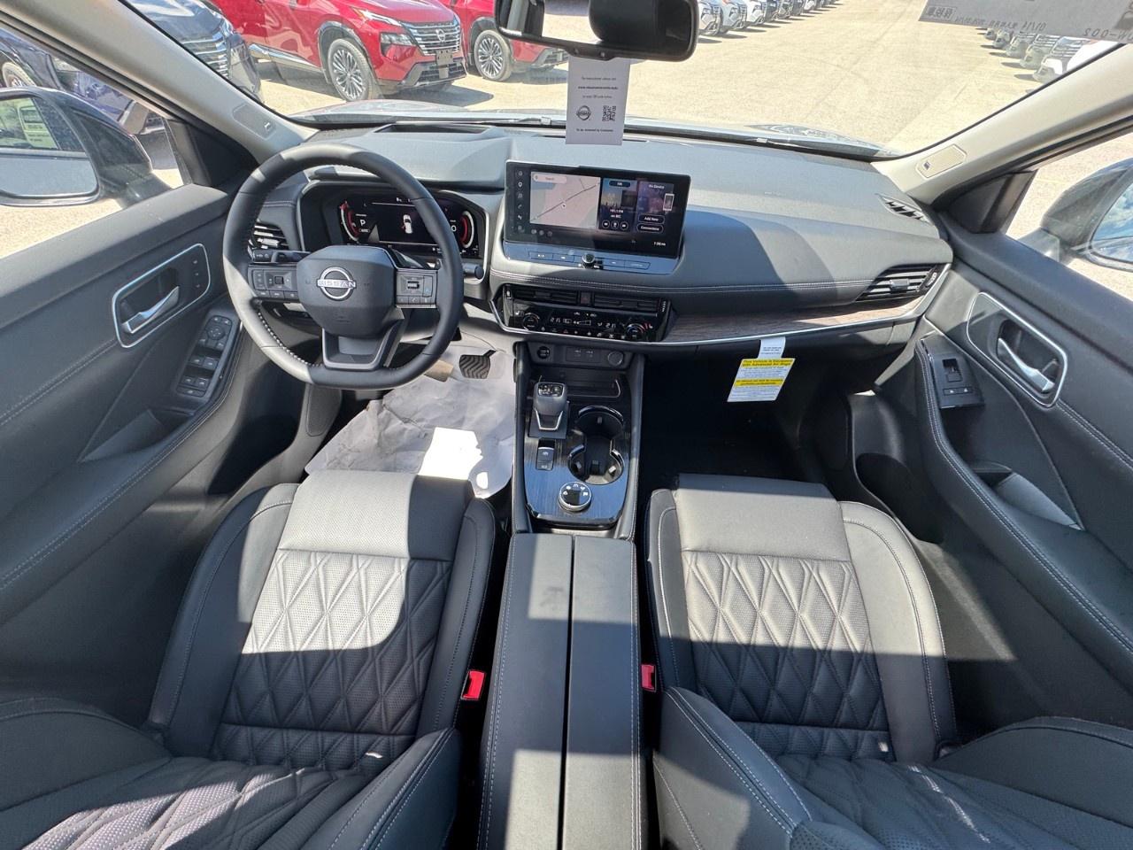 2026 Nissan Rogue AWD Platinum Photo