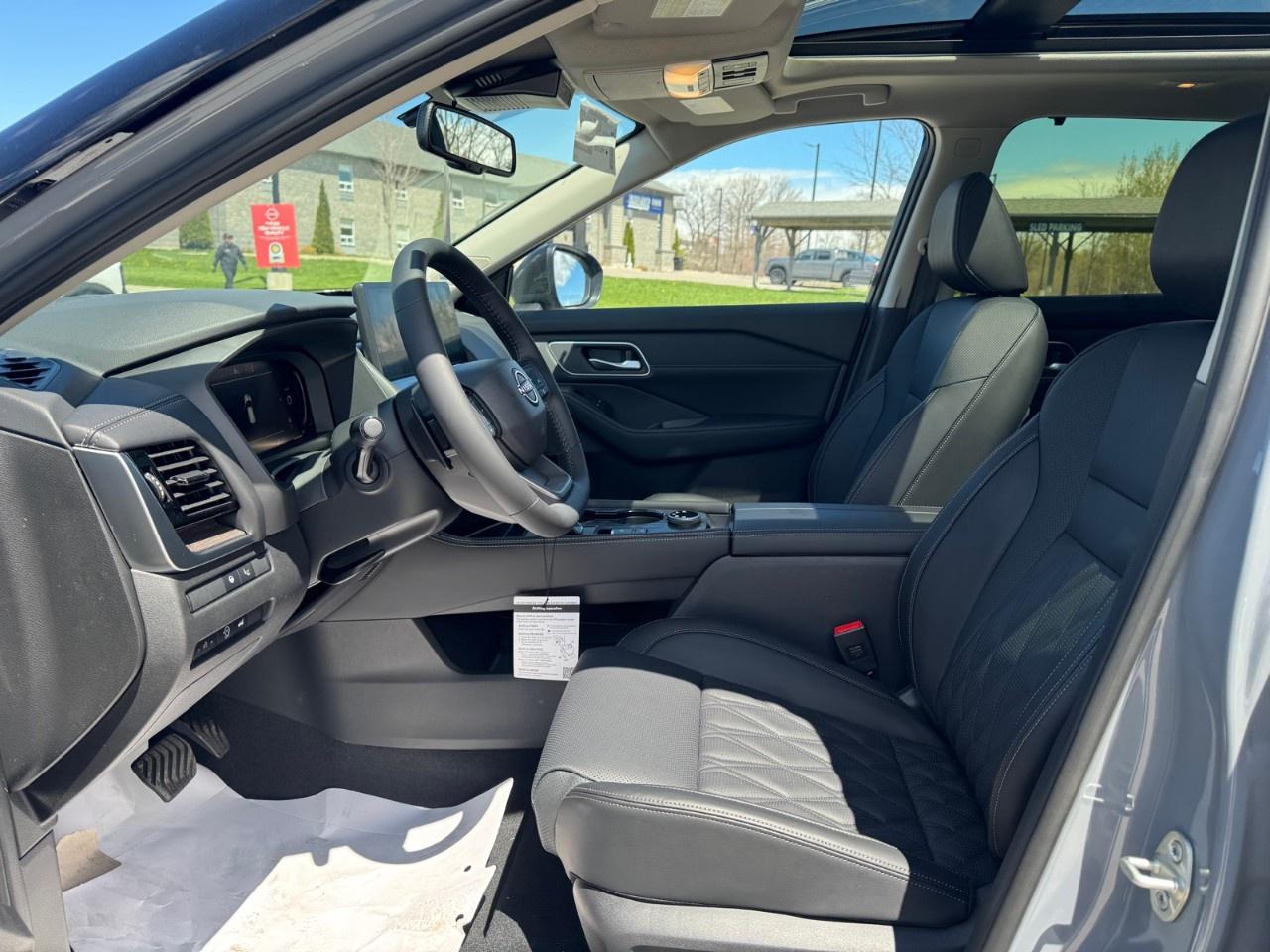 2026 Nissan Rogue AWD Platinum Photo