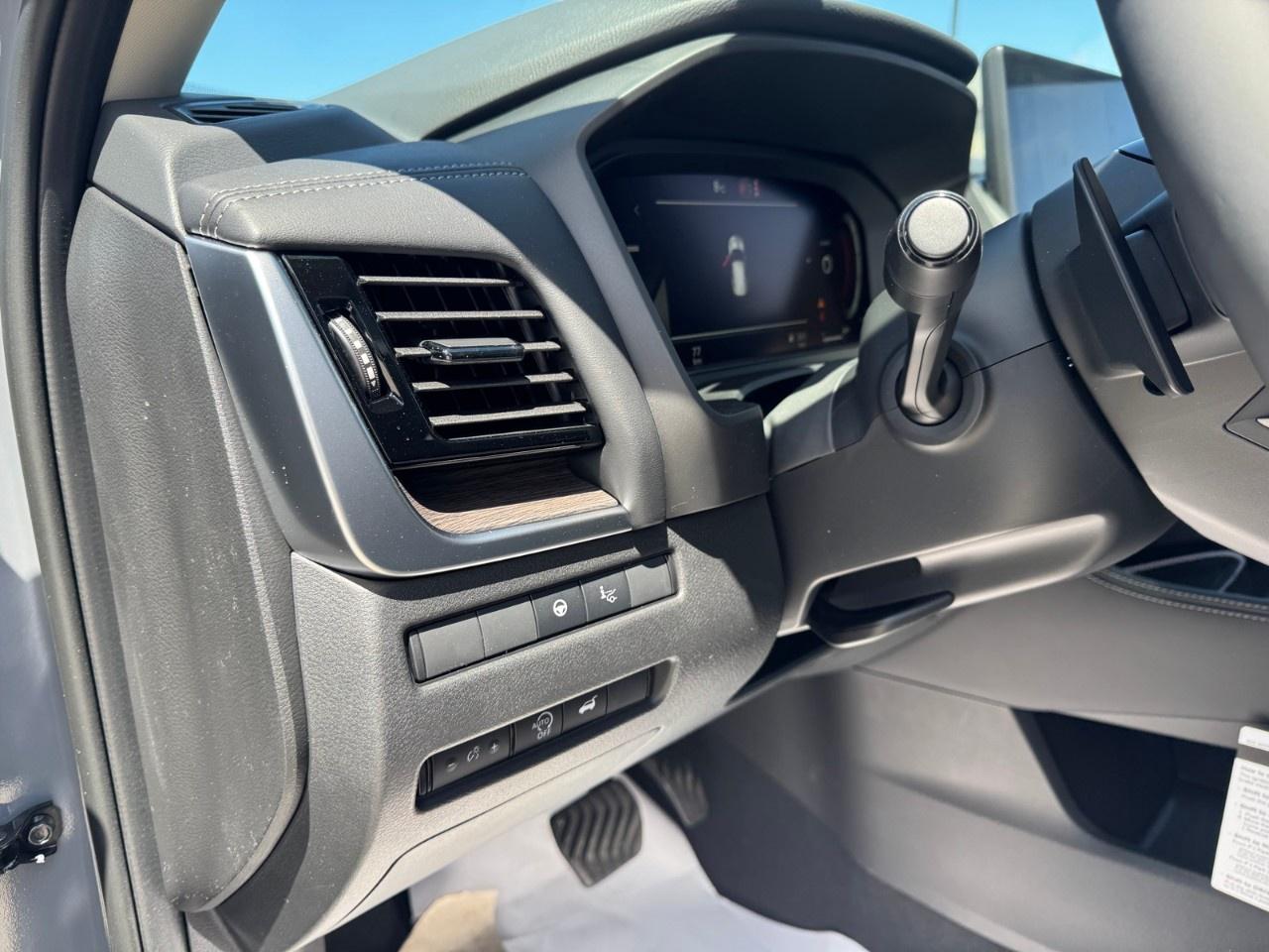 2026 Nissan Rogue AWD Platinum Photo
