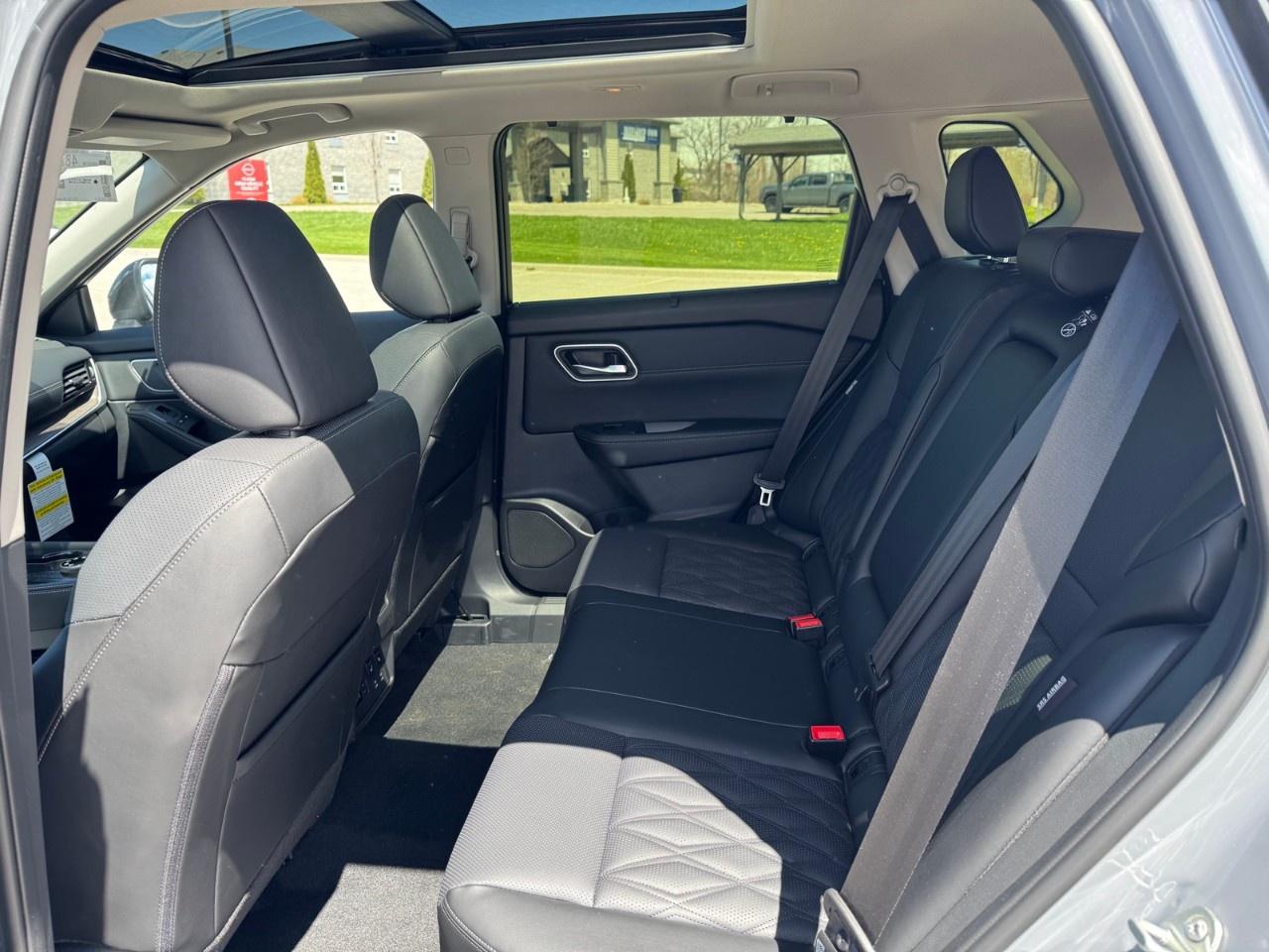 2026 Nissan Rogue AWD Platinum Photo