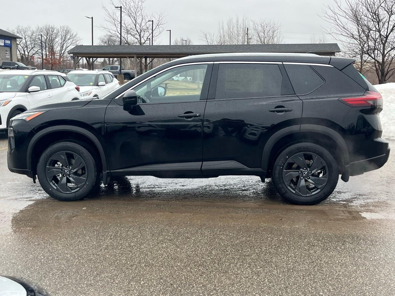 2026 Nissan Rogue AWD SV Moonroof Photo