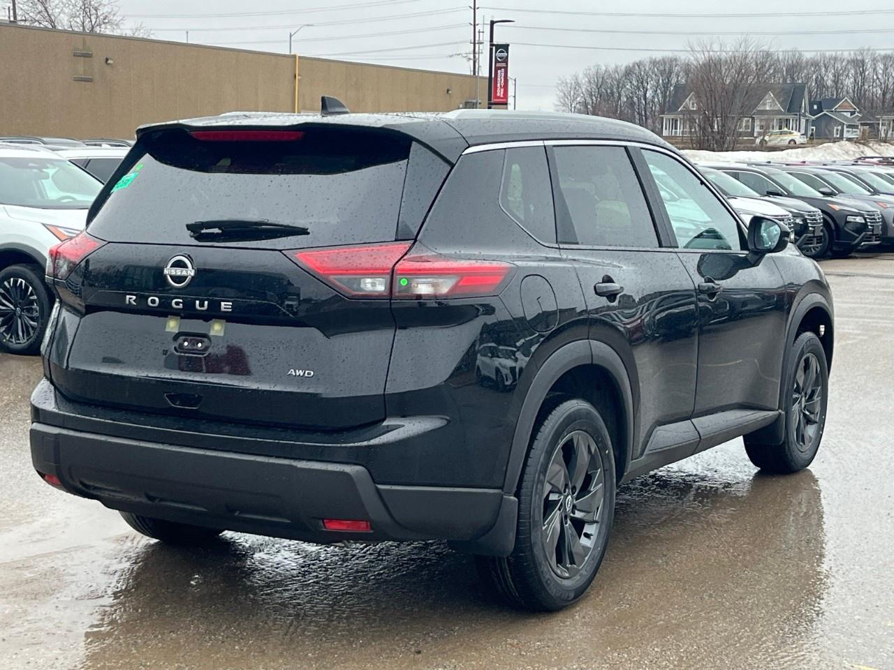 2026 Nissan Rogue AWD SV Moonroof Photo
