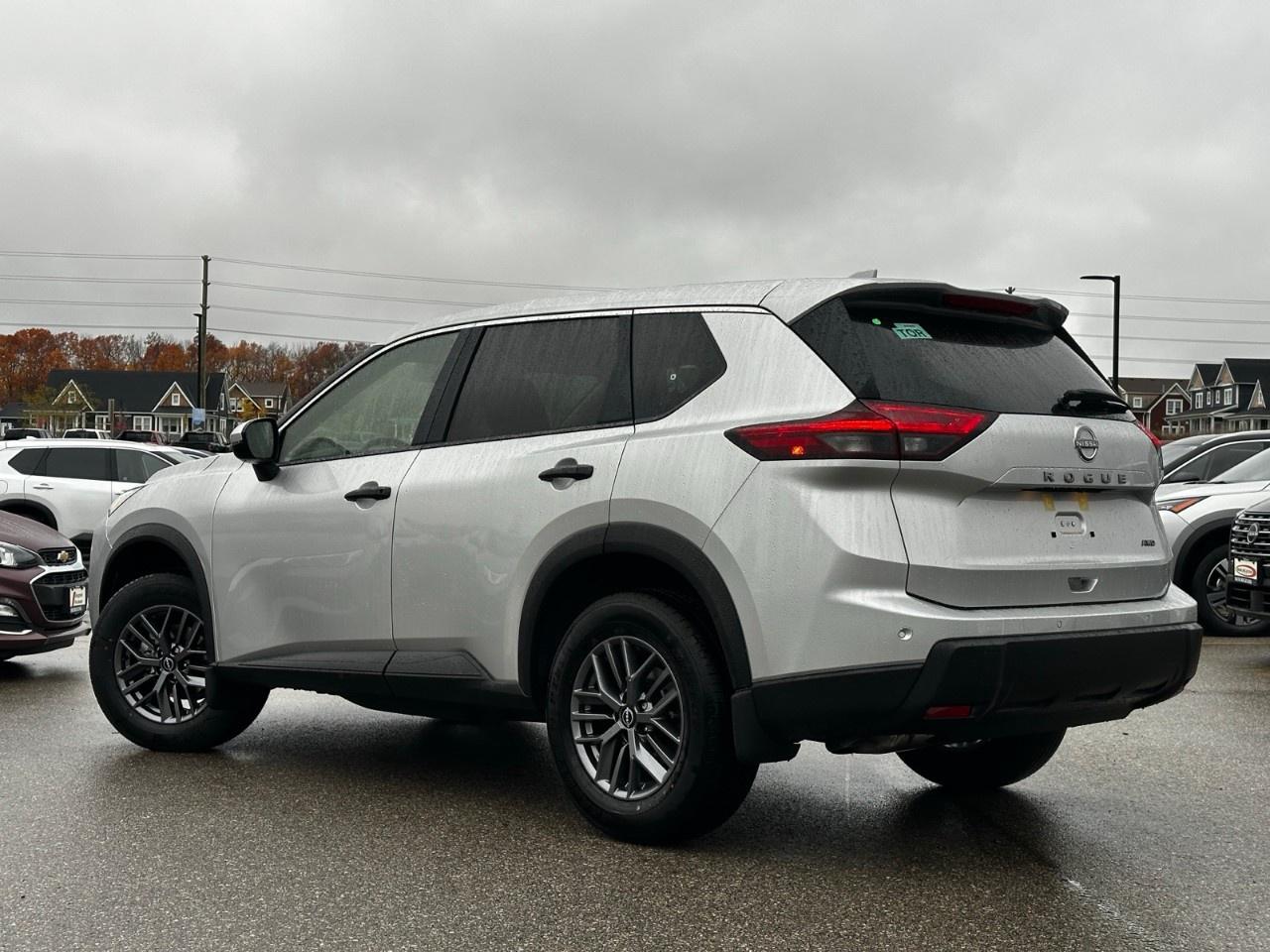 2025 Nissan Rogue AWD S Photo3