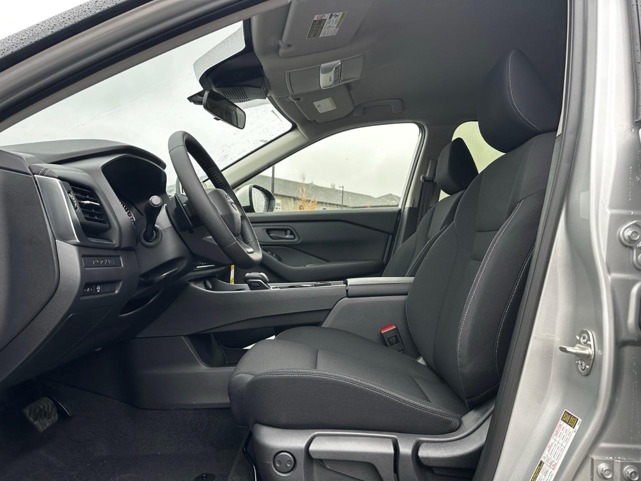 2025 Nissan Rogue AWD S Photo