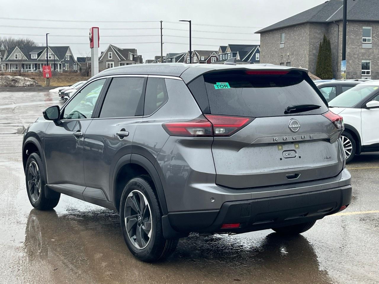2026 Nissan Rogue AWD SV Moonroof Photo