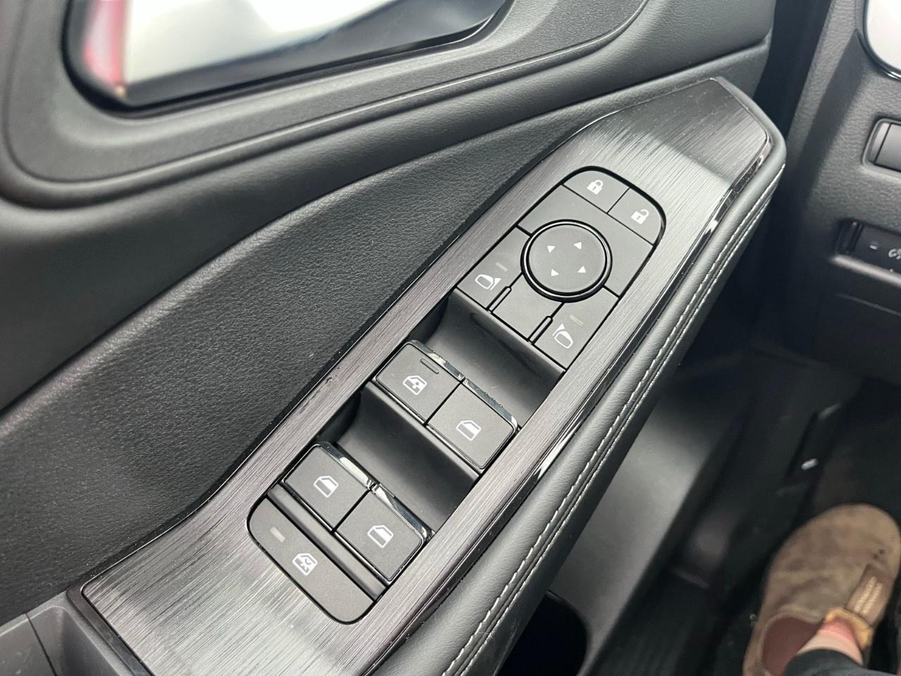 2026 Nissan Rogue AWD SV Moonroof Photo