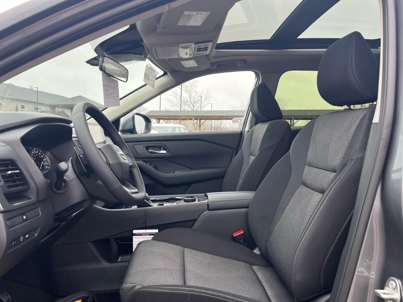 2026 Nissan Rogue AWD SV Moonroof Photo