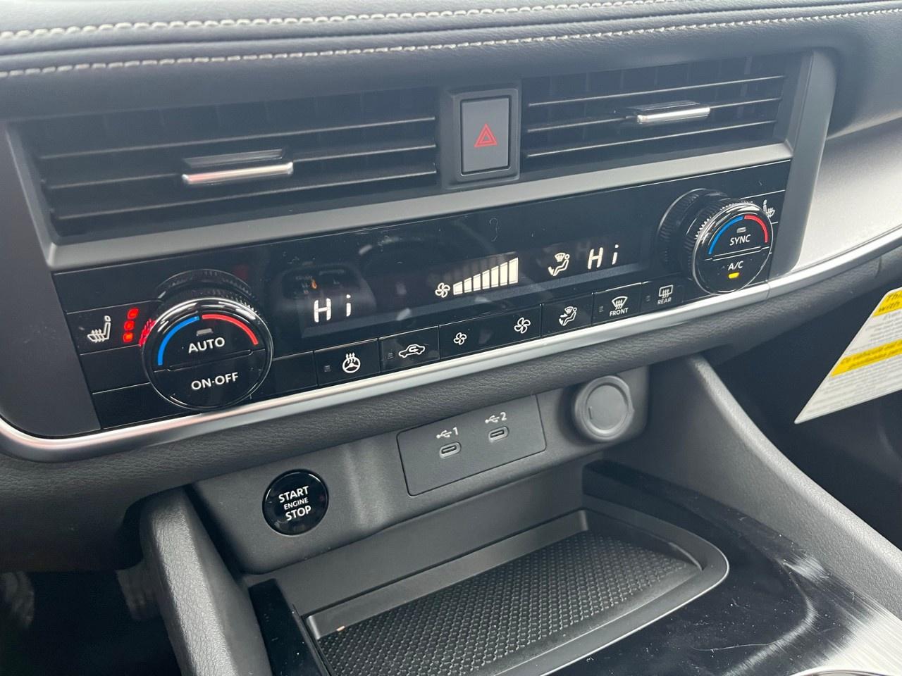 2026 Nissan Rogue AWD SV Moonroof Photo