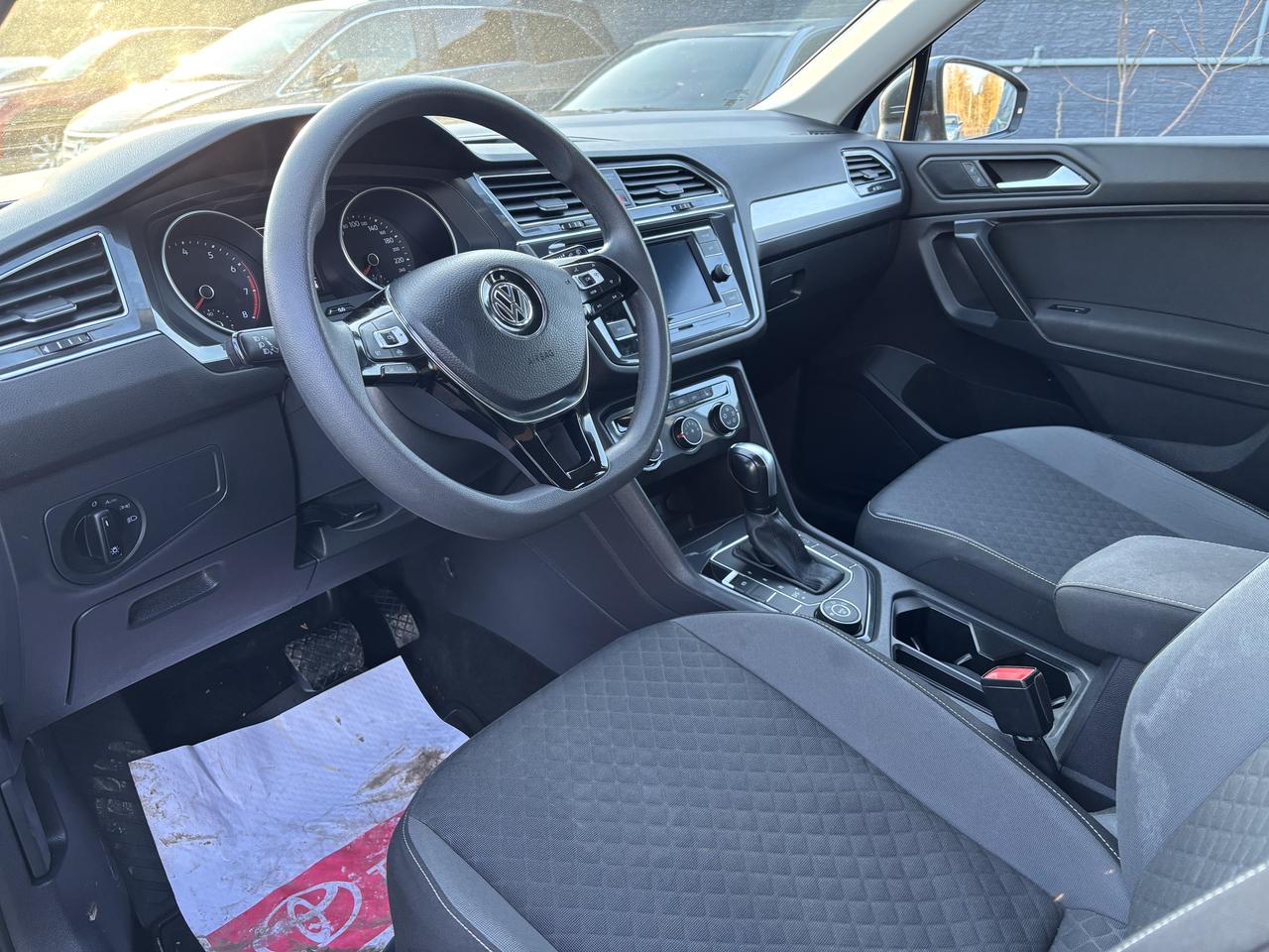 2021 Volkswagen Tiguan Trendline Photo2