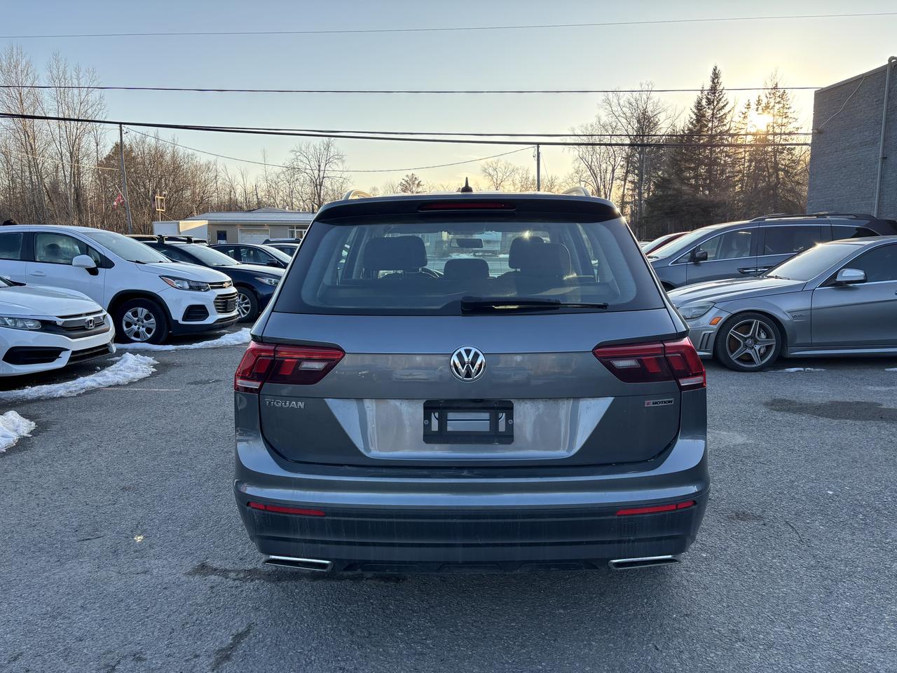 2021 Volkswagen Tiguan Trendline Photo1