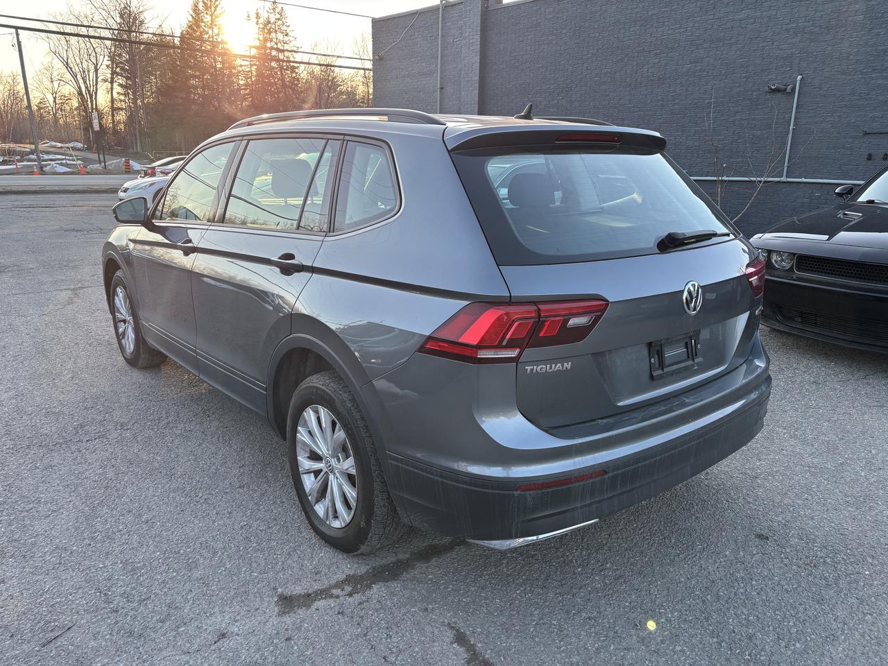 2021 Volkswagen Tiguan Trendline Photo3