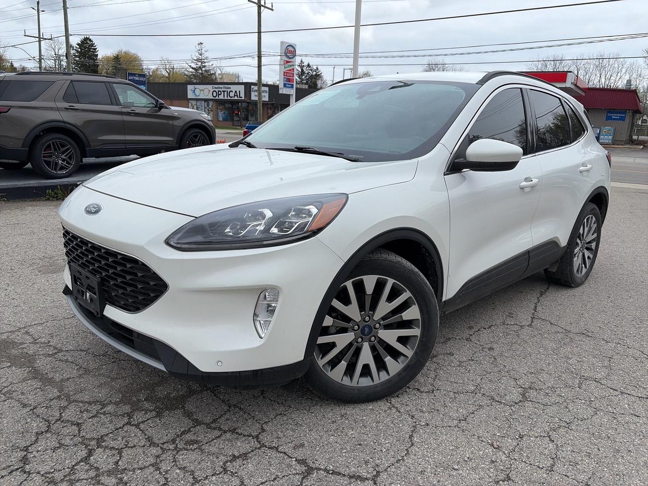 2022 Ford Escape Titanium Hybrid FWD