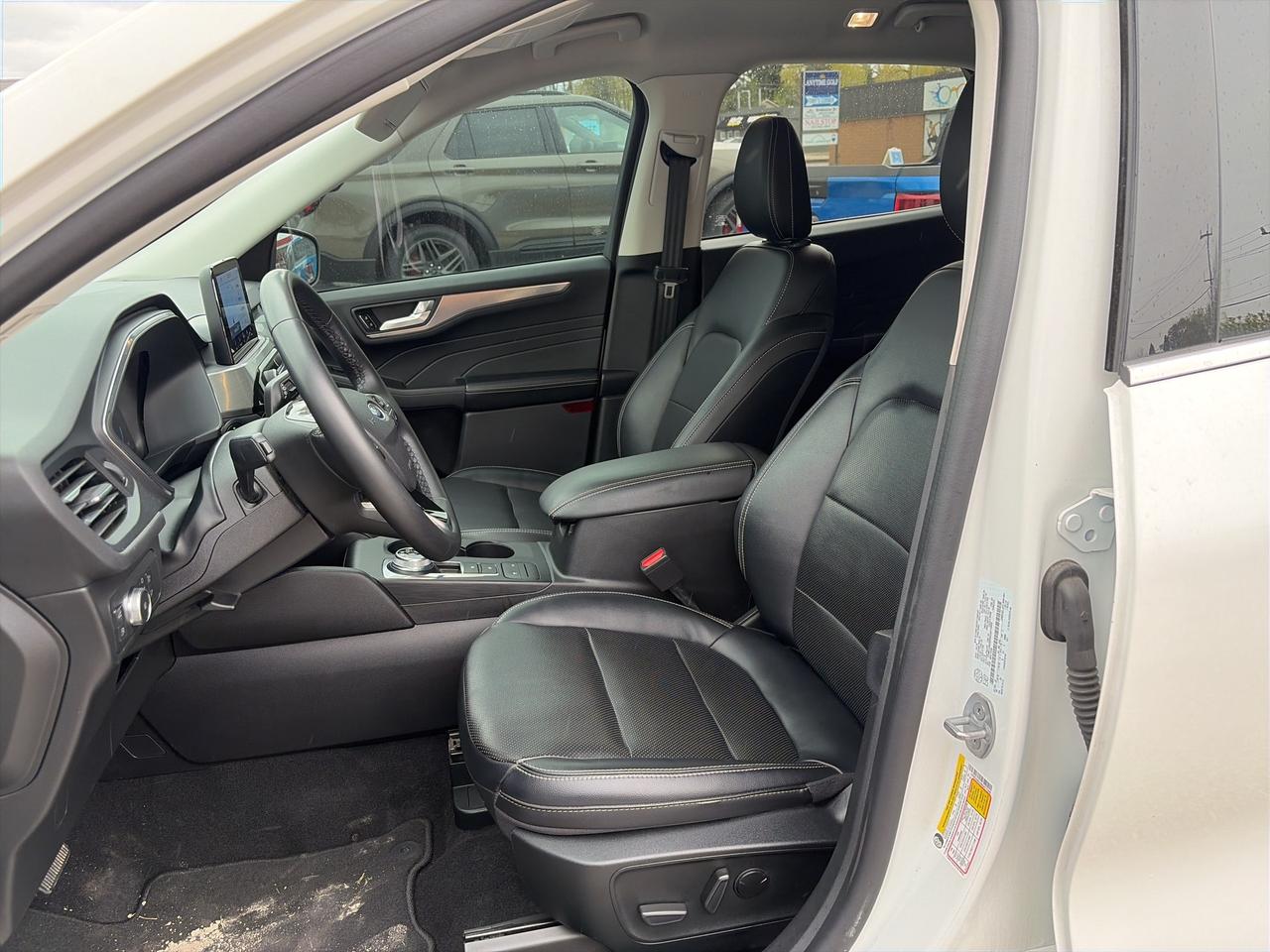 2022 Ford Escape Titanium Hybrid FWD Photo