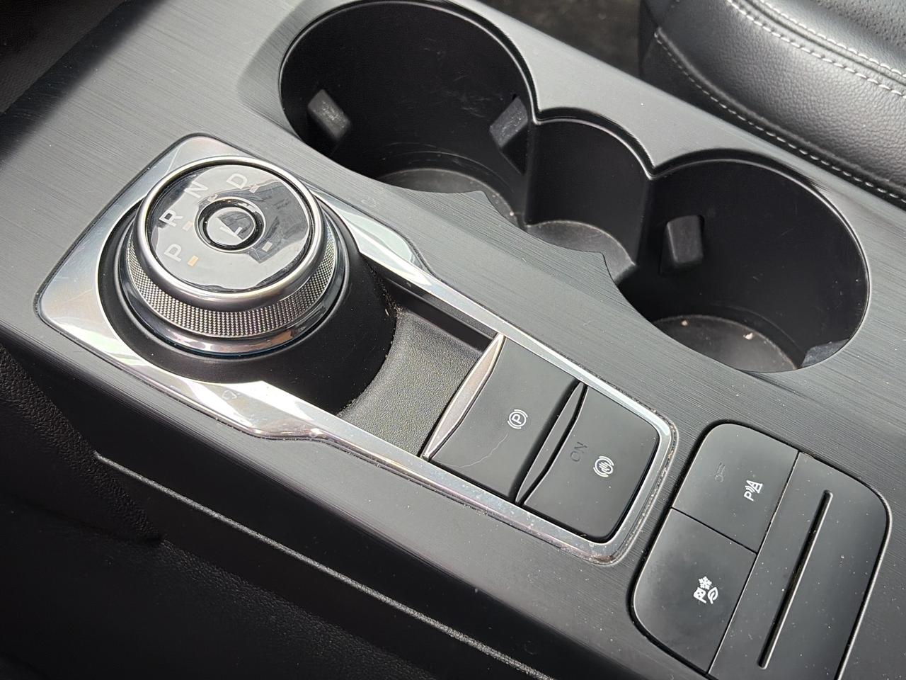 2022 Ford Escape Titanium Hybrid FWD Photo