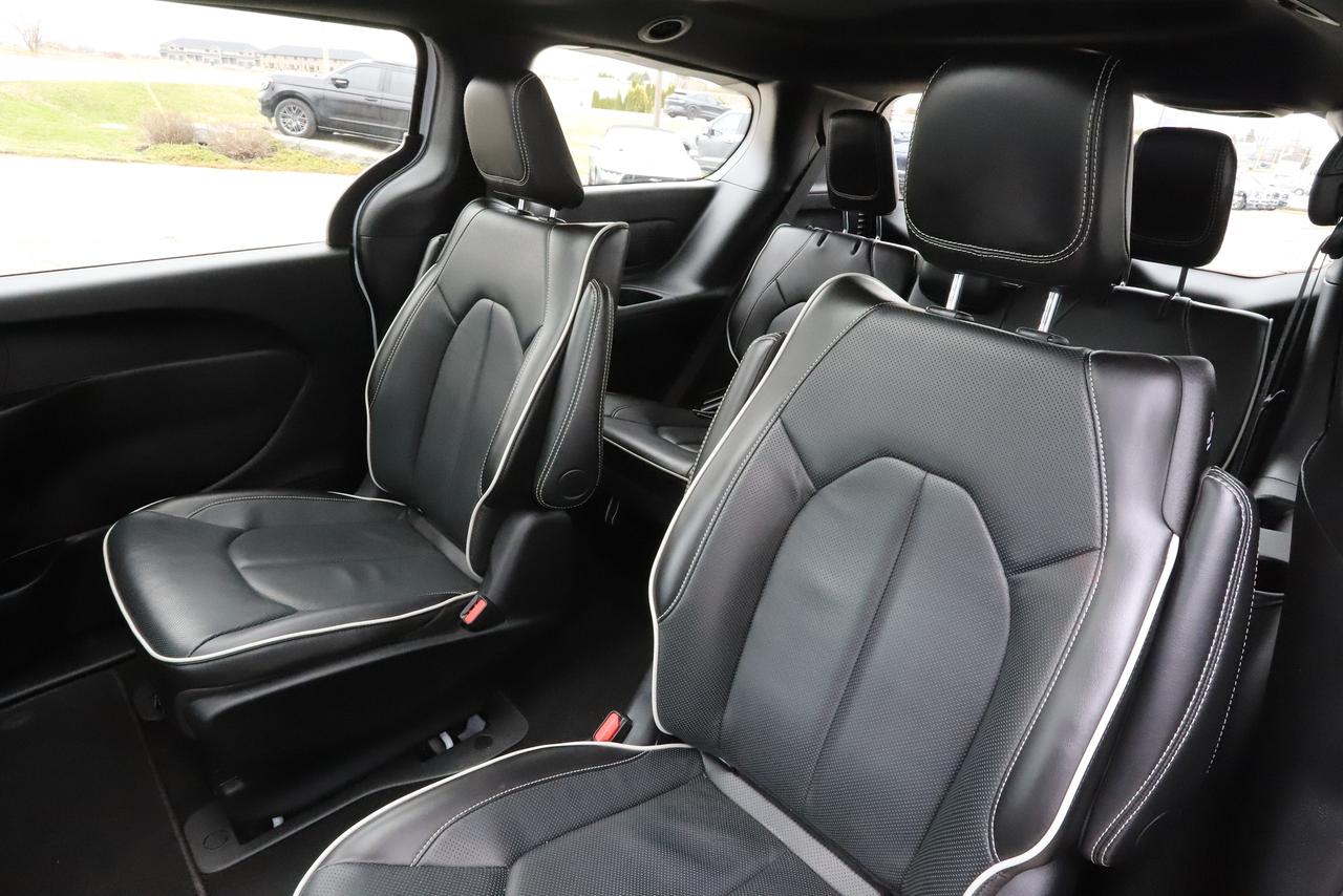 2024 Chrysler Pacifica Hybrid Premium S Appearance 2WD Photo