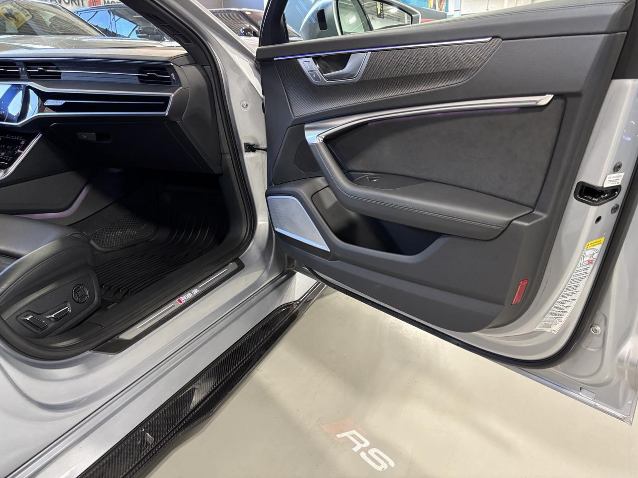 2023 Audi RS 6 Avant QUATTRO|NO LUXTAX|CARBONBODYKIT|CRYSTALSHIFTER|HUD Photo