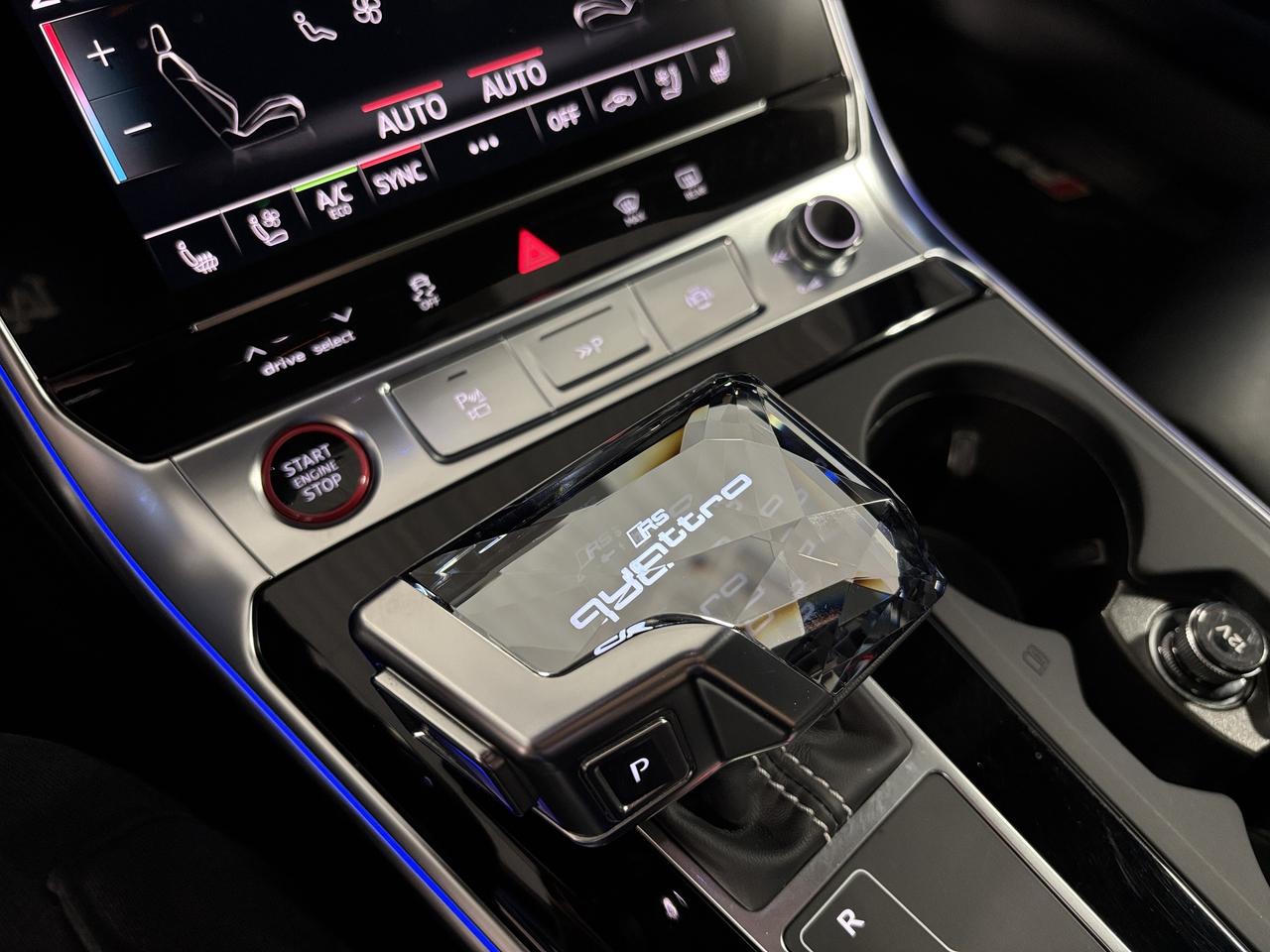 2023 Audi RS 6 Avant QUATTRO|NO LUXTAX|CARBONBODYKIT|CRYSTALSHIFTER|HUD Photo