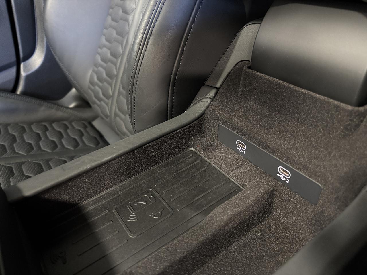 2023 Audi RS 6 Avant QUATTRO|NO LUXTAX|CARBONBODYKIT|CRYSTALSHIFTER|HUD Photo