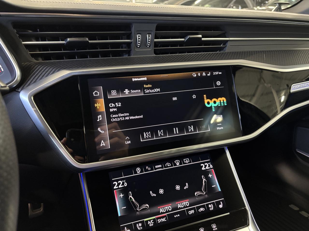 2023 Audi RS 6 Avant QUATTRO|NO LUXTAX|CARBONBODYKIT|CRYSTALSHIFTER|HUD Photo