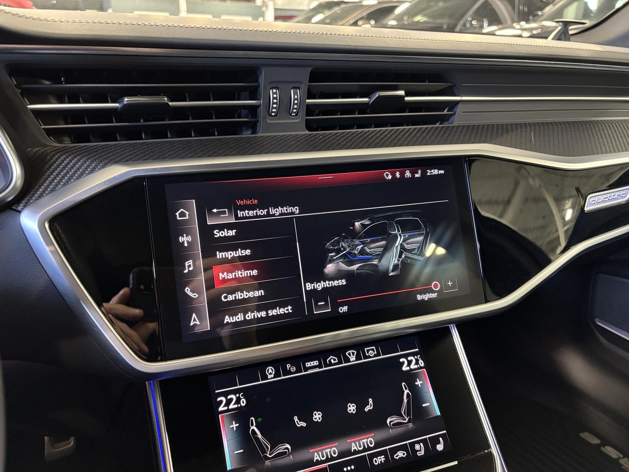2023 Audi RS 6 Avant QUATTRO|NO LUXTAX|CARBONBODYKIT|CRYSTALSHIFTER|HUD Photo
