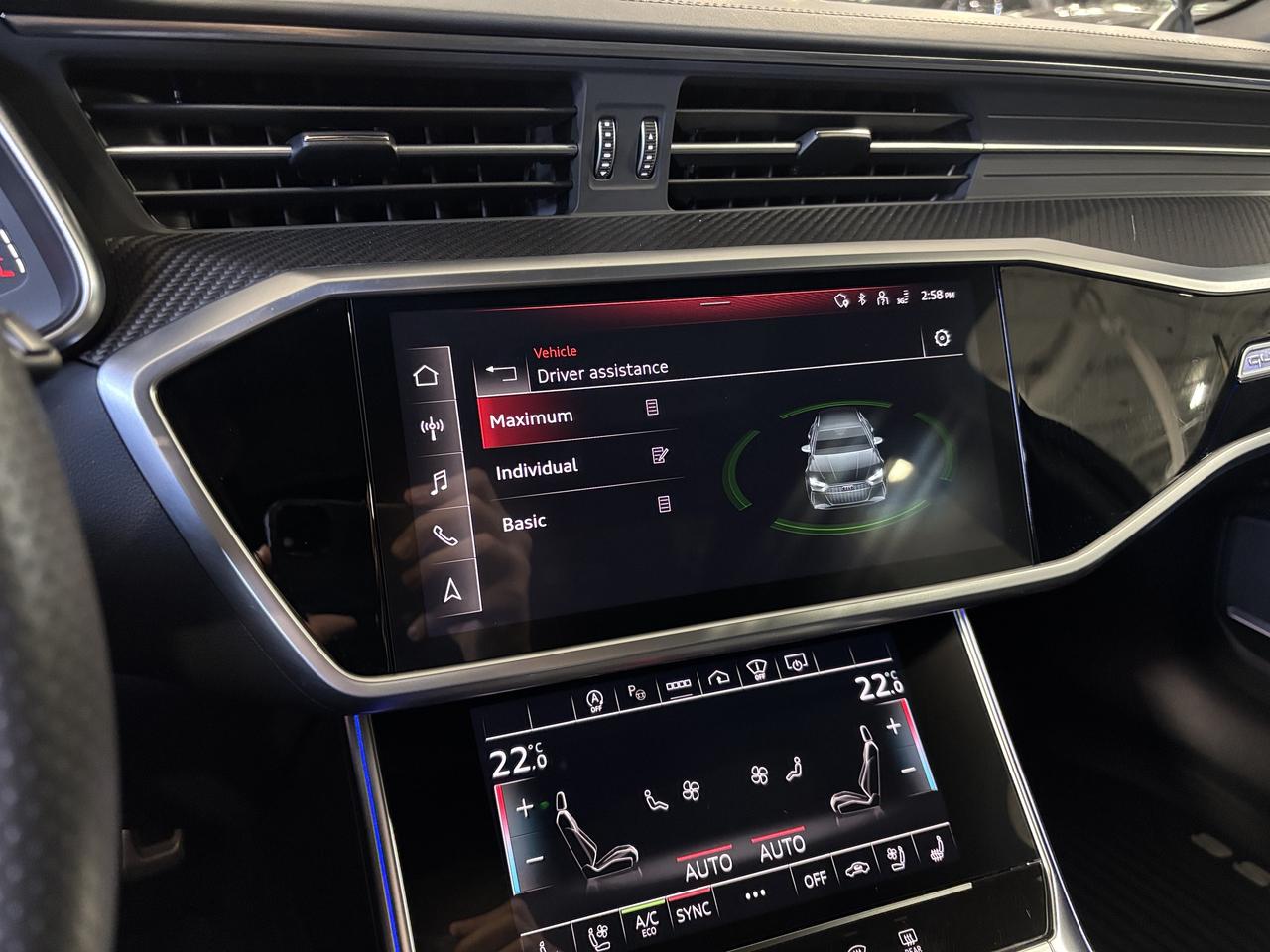 2023 Audi RS 6 Avant QUATTRO|NO LUXTAX|CARBONBODYKIT|CRYSTALSHIFTER|HUD Photo