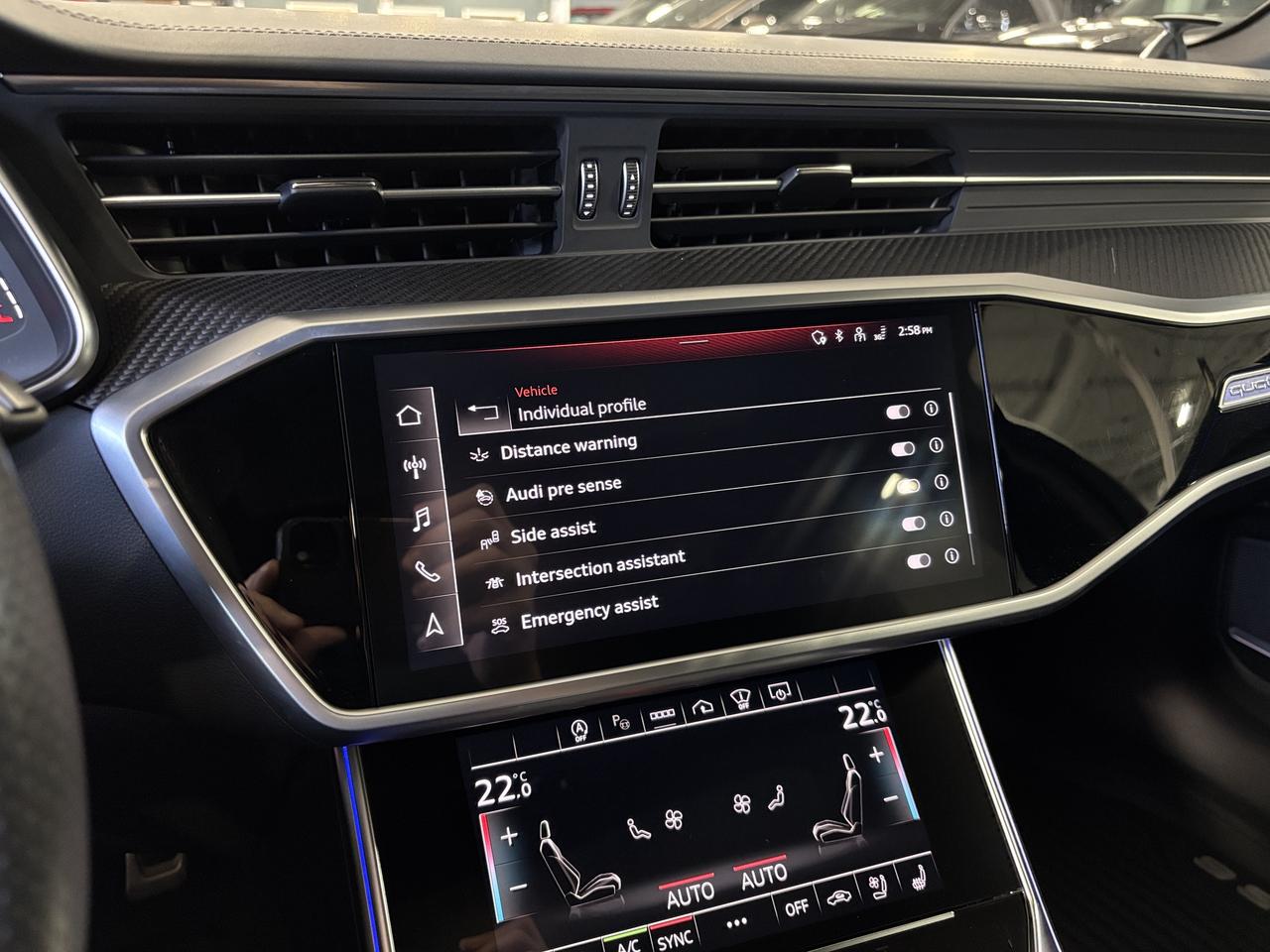 2023 Audi RS 6 Avant QUATTRO|NO LUXTAX|CARBONBODYKIT|CRYSTALSHIFTER|HUD Photo