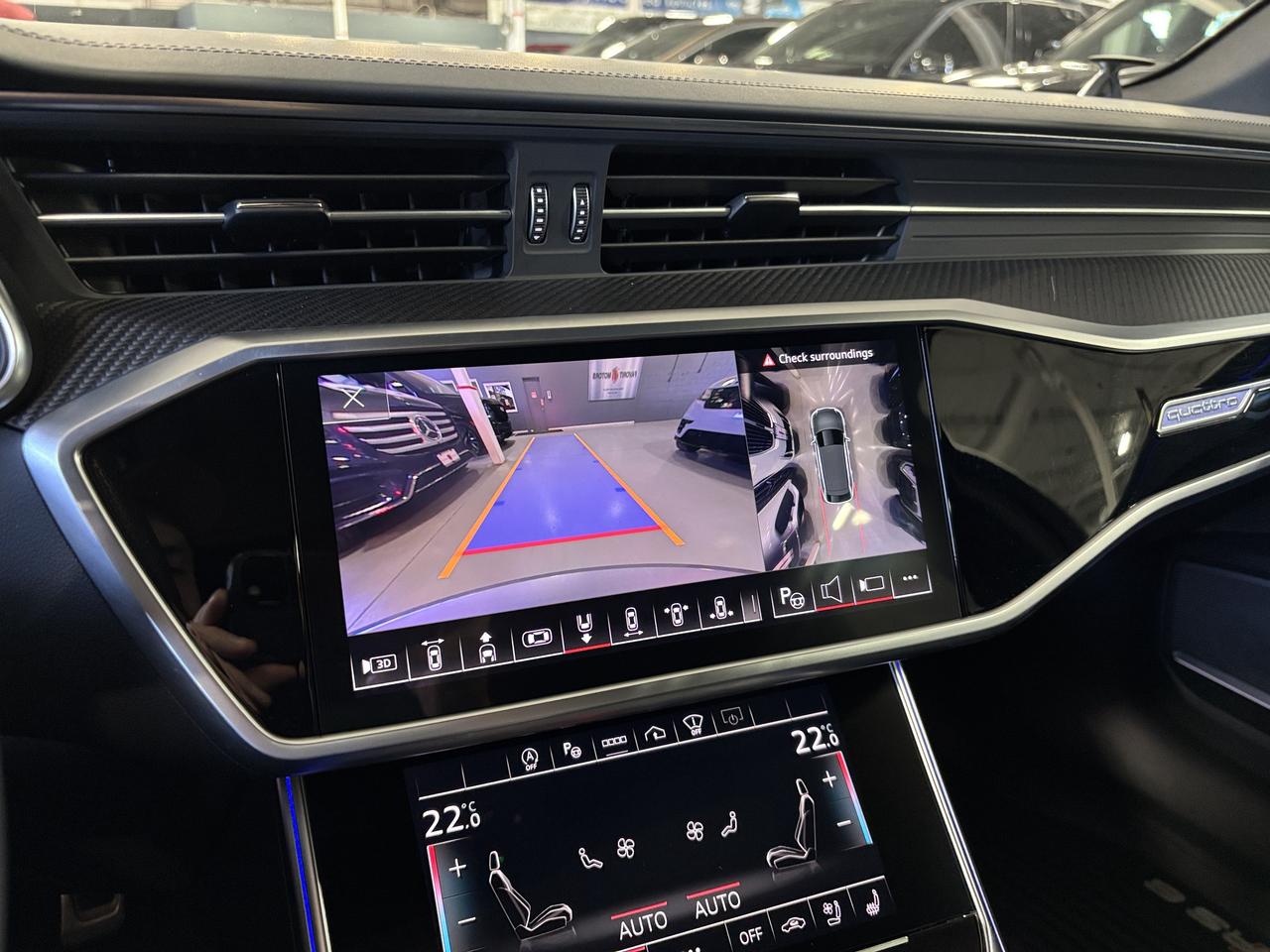 2023 Audi RS 6 Avant QUATTRO|NO LUXTAX|CARBONBODYKIT|CRYSTALSHIFTER|HUD Photo