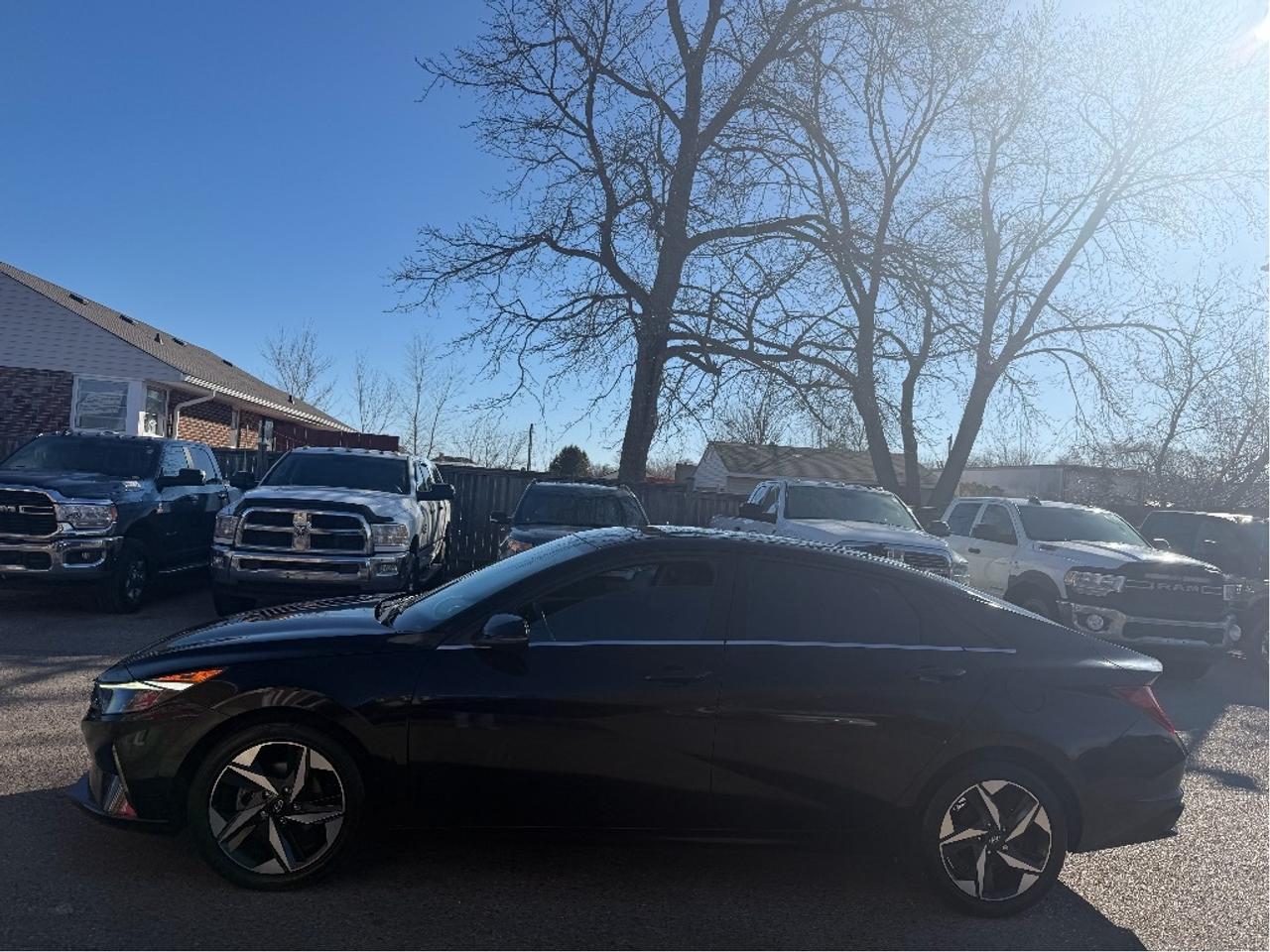 2023 Hyundai Elantra Luxury | One Owner I Clean CARFAX Photo
