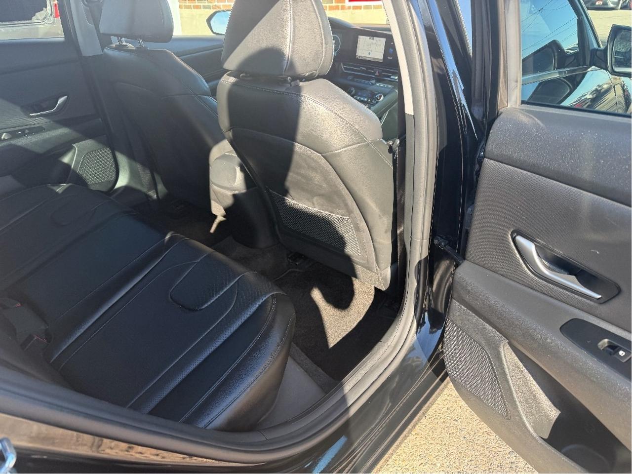 2023 Hyundai Elantra Luxury | One Owner I Clean CARFAX Photo