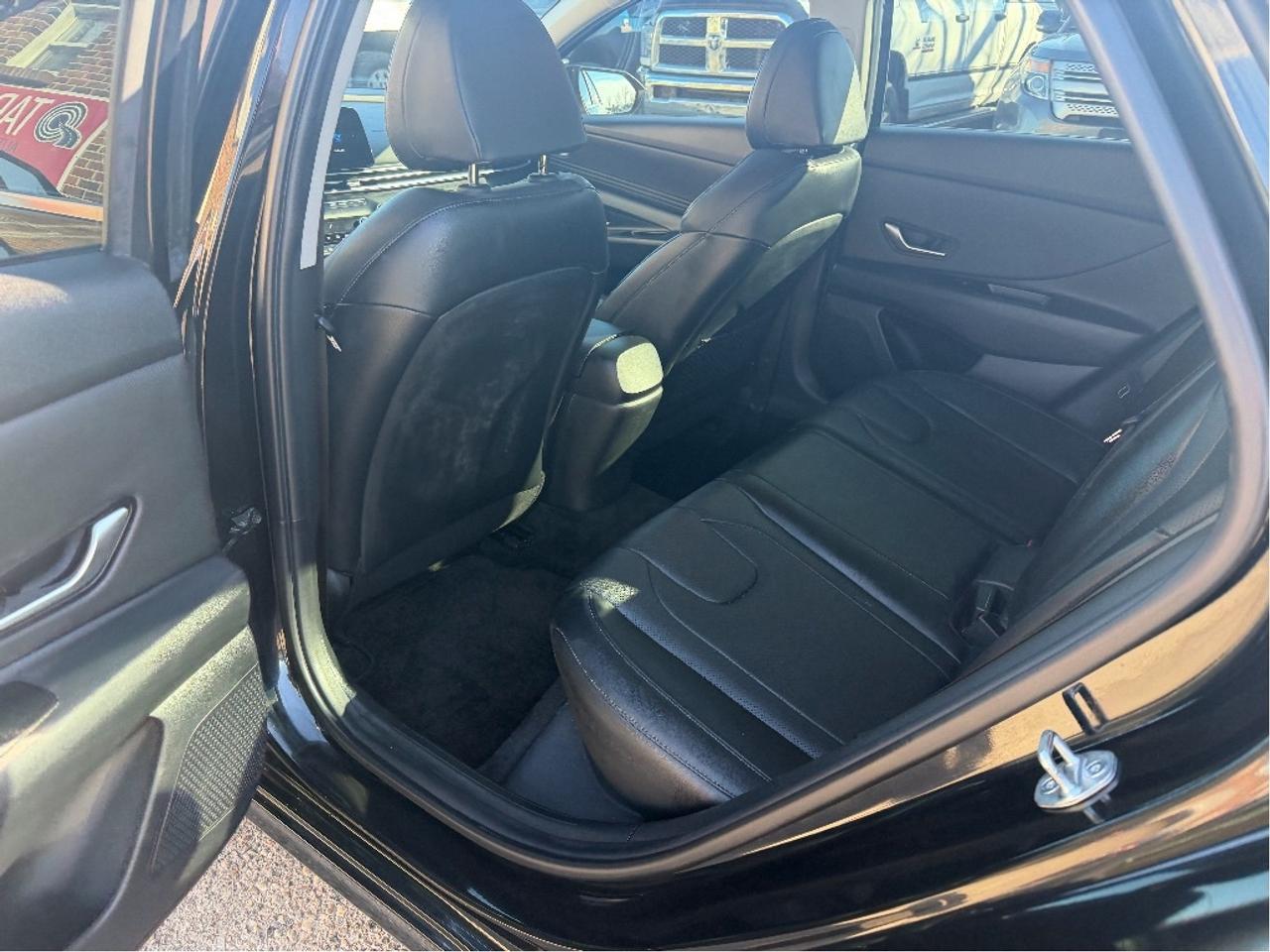 2023 Hyundai Elantra Luxury | One Owner I Clean CARFAX Photo